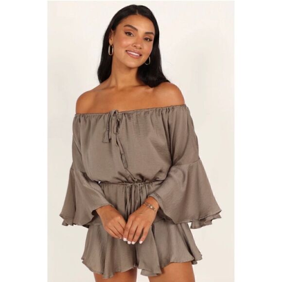 SNDYS x REVOLVE roan off should romper in olive size XS - Picture 1 of 8